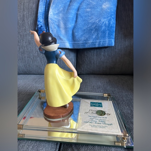 Walt Disney Classics Collection Snow White Fairest One of All Princess Figurine - Picture 4 of 6